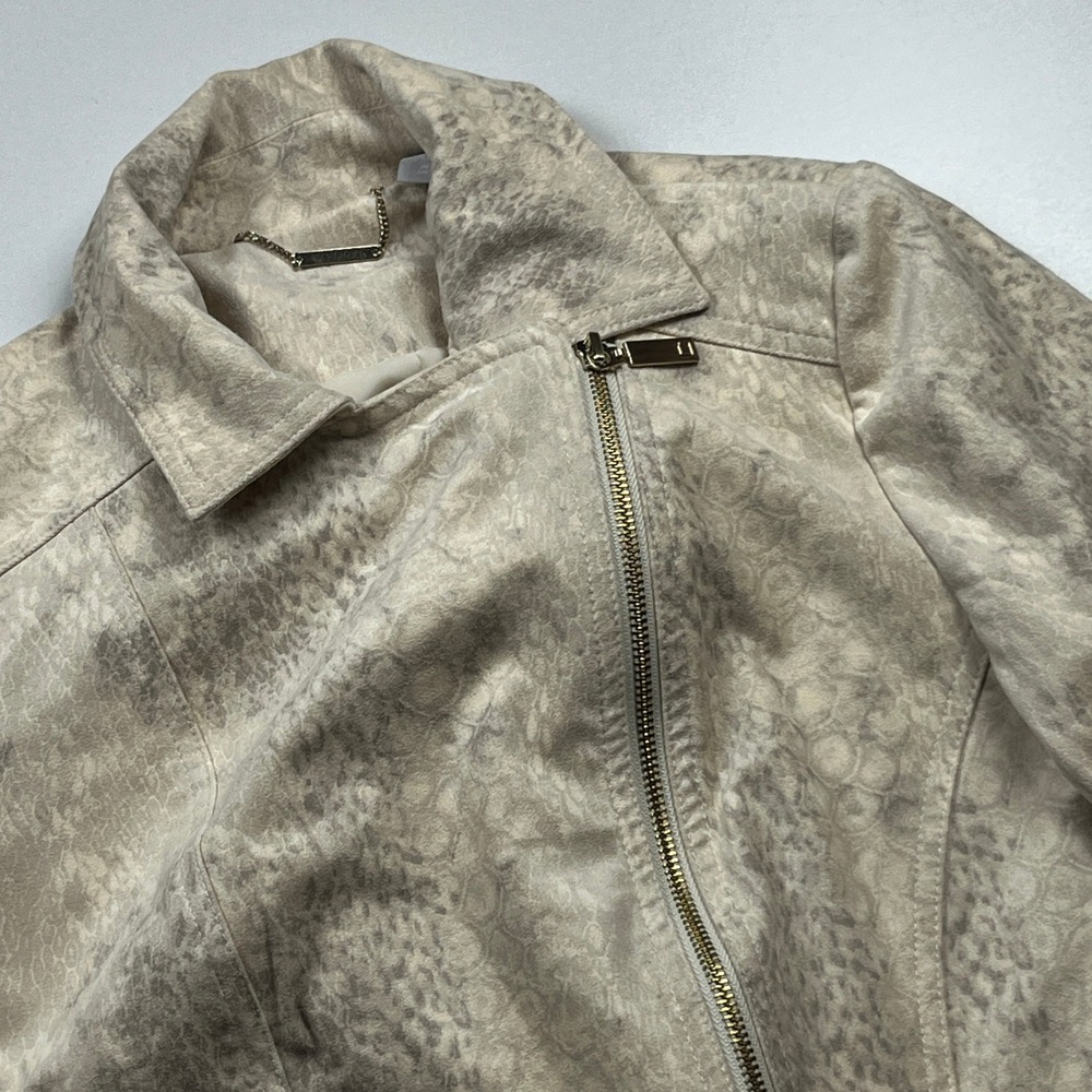 Chicos Faux Leather Moto Jacket Cream Gray Snakeskin Print Size 0 Small 4/6